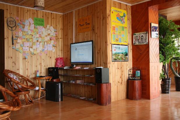 Dragon's Den Hostel
