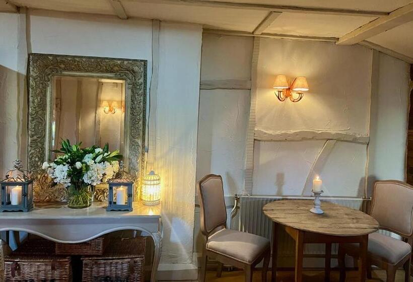 הוסטל The Stagg Inn & Classic Car Experience