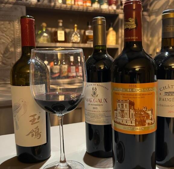 הוסטל The Stagg Inn & Classic Car Experience