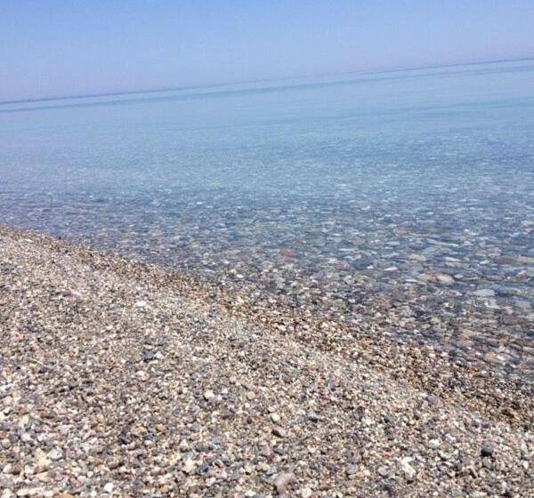 민박 Al Mare Fuori