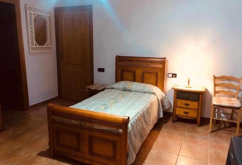 تختخواب و صبحانه Chalet Solmar
