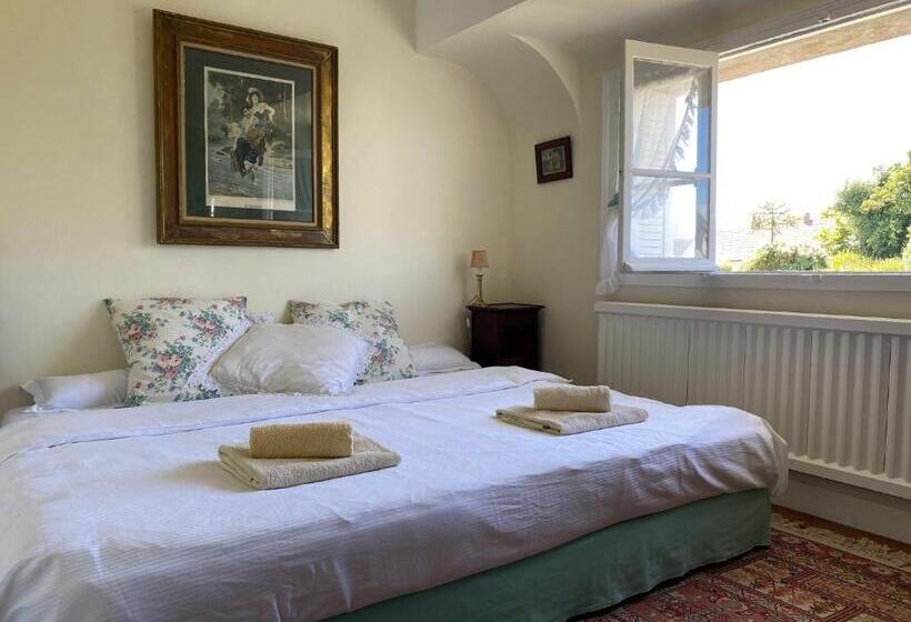 Bed and Breakfast Christina S Cottage
