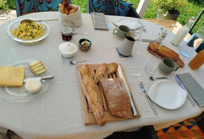 مبيت وإفطار Grange Du Lac