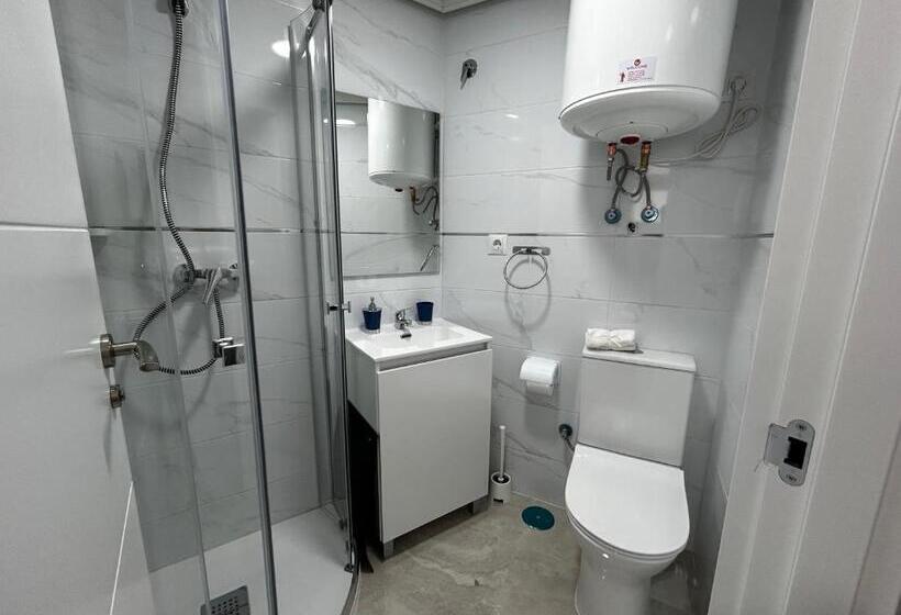 تختخواب و صبحانه Habitaciónes Doble Con Baño Privado En El Centro De Madrid