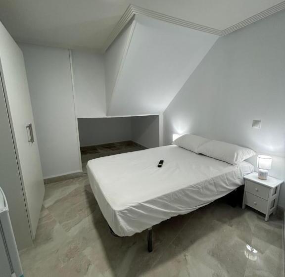 تختخواب و صبحانه Habitaciónes Doble Con Baño Privado En El Centro De Madrid