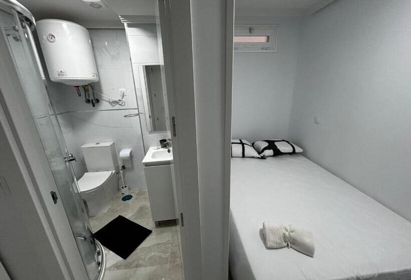 تختخواب و صبحانه Habitaciónes Doble Con Baño Privado En El Centro De Madrid
