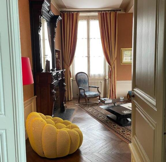 تختخواب و صبحانه Le Clos De L Ecu