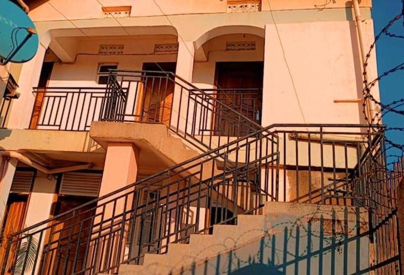تختخواب و صبحانه Nandyowa Guesthouse