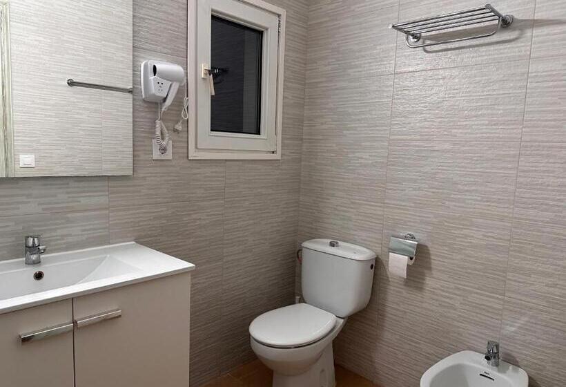 تختخواب و صبحانه Villa Iri Habitación N 2 Con Un Baño Compartido , Balcón