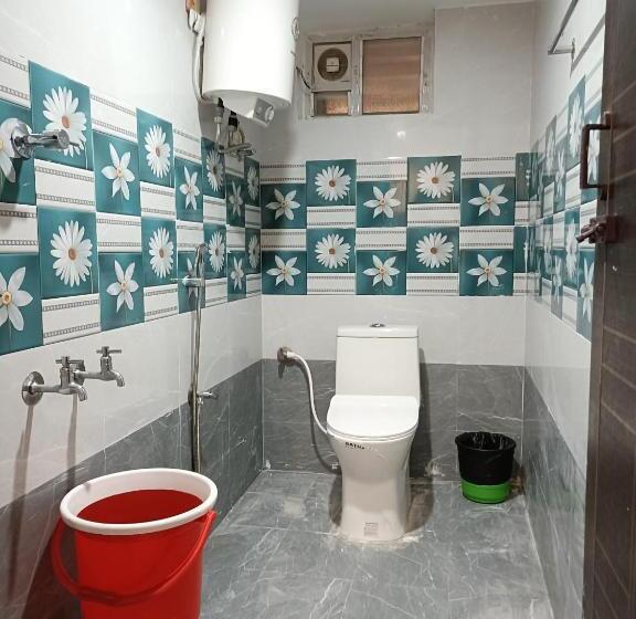 캡슐 호텔 Selvi Residency