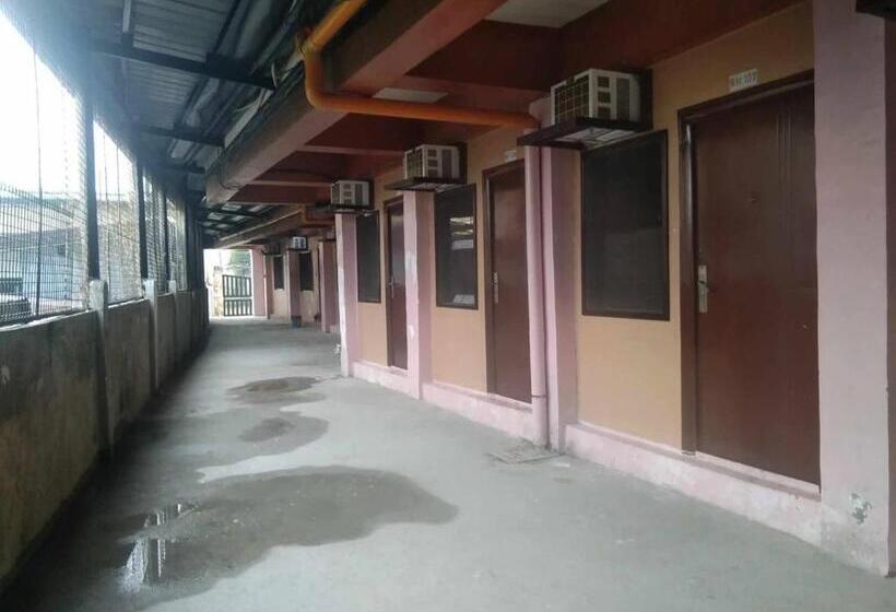 فندق De Amado By Reddoorz