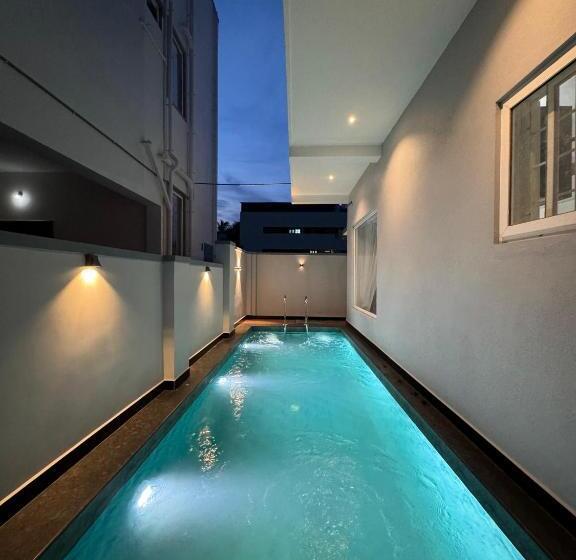 هتل Lavish Homestay