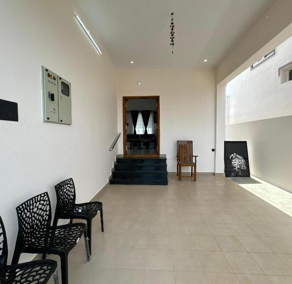 هتل Lavish Homestay