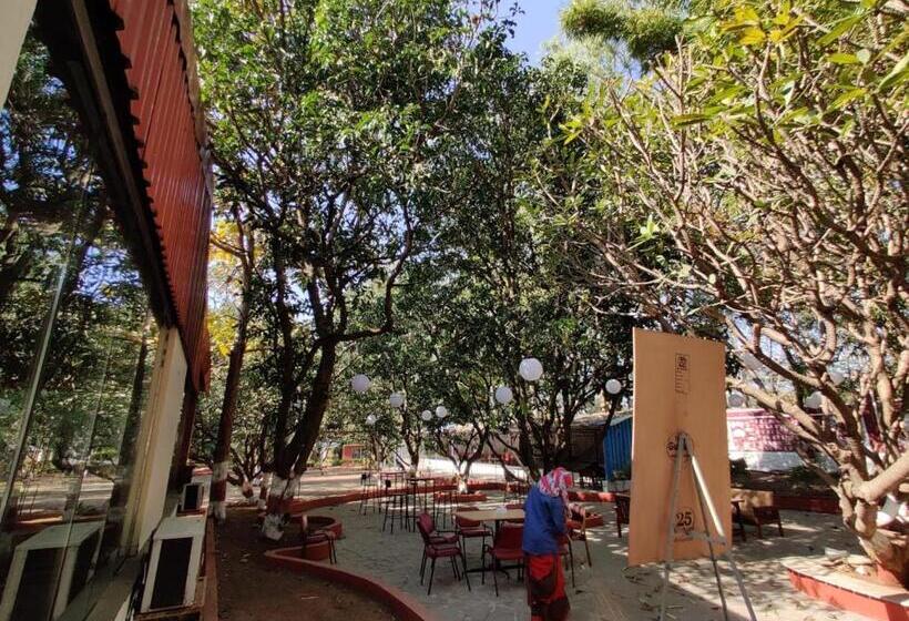 فندق Orchard Resort By Vaishali Group