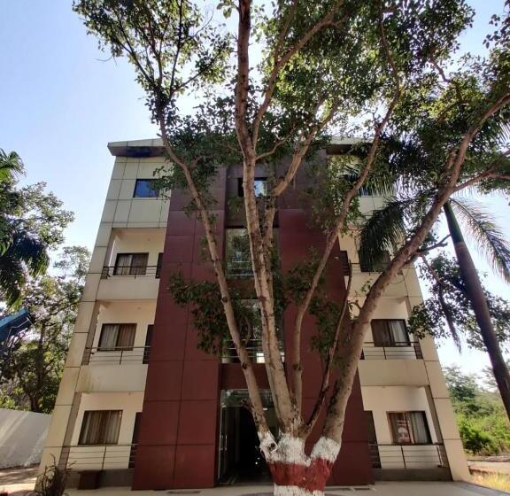 فندق Orchard Resort By Vaishali Group