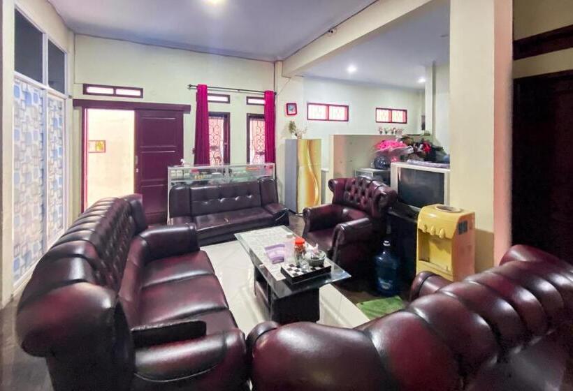 هتل Wisma Falira Serang Syariah Mitra Reddoorz