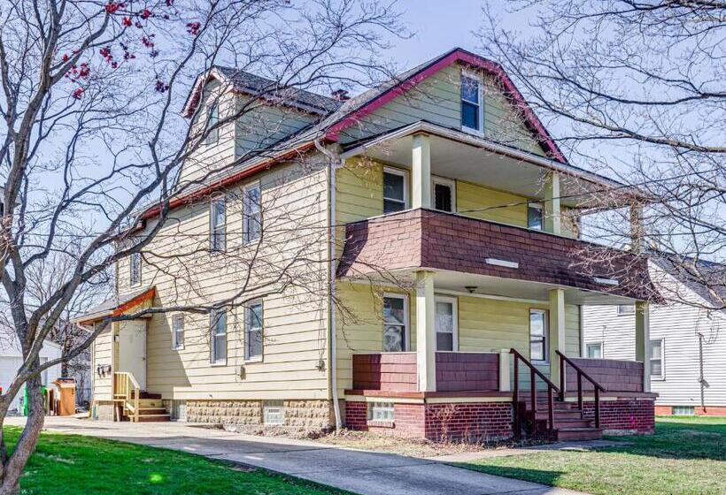 ペンション The Upper Room At Fuller Ave, Euclid Oh