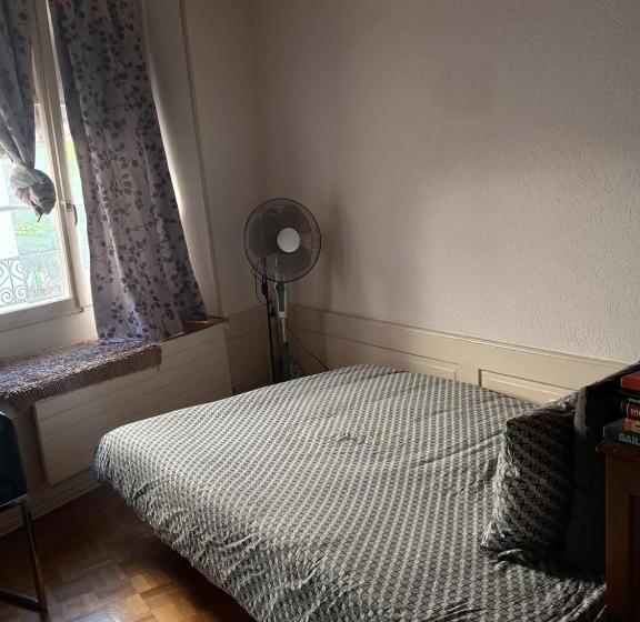호스텔 Bed In Shared Vintage Room, Old Town, Kitchen ,no Net