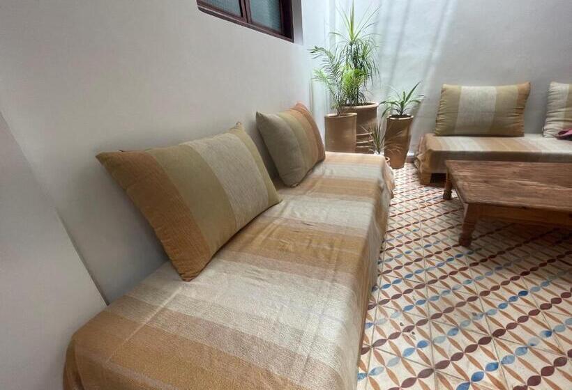 مبيت وإفطار Ecobay Hostel