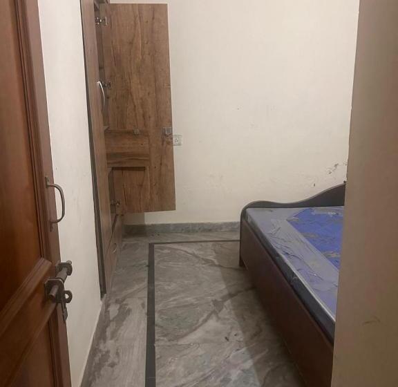 تختخواب و صبحانه Residential House