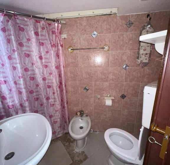 تختخواب و صبحانه Riva