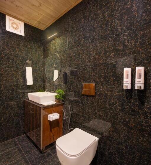 فندق 2 Bedroom I Kufri Home I By Exotic Stays