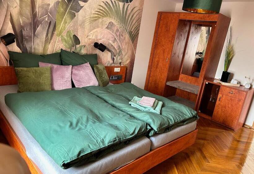 Pension Faulpelz   Doppelzimmer Flora