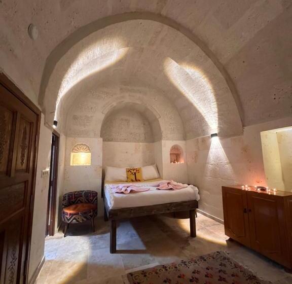 Uluyol Stone House