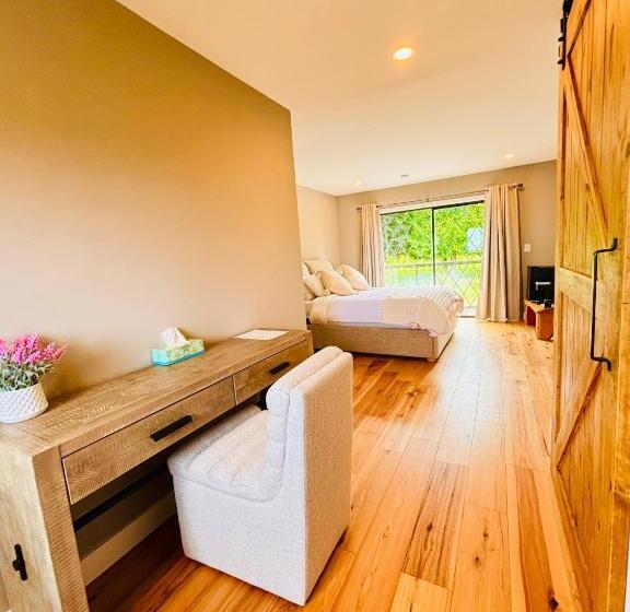 مبيت وإفطار Oceanside Manor   Fancy Room   Golf Course & Beach View
