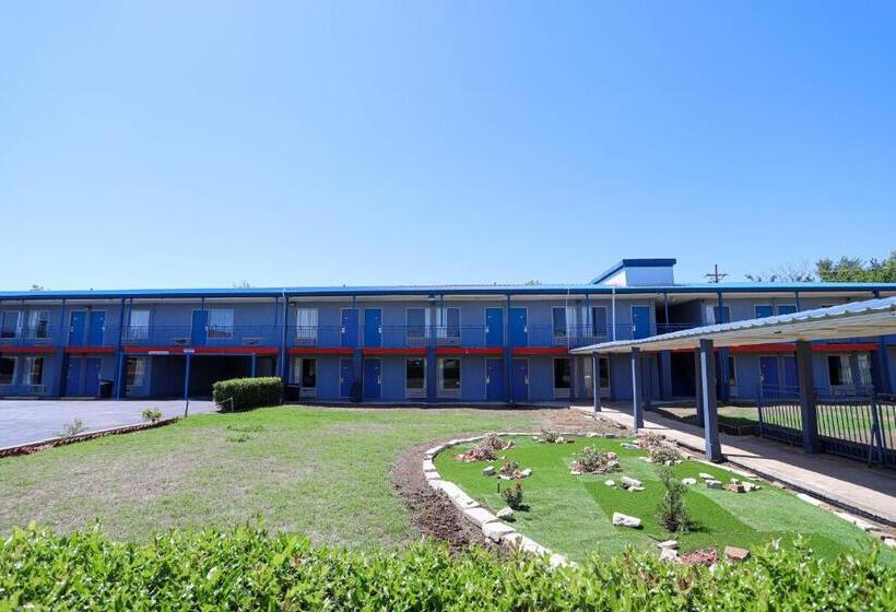 فندق Express Inn