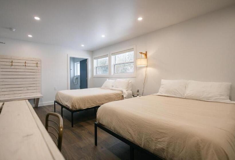 فندق Homeport Suites & Residences