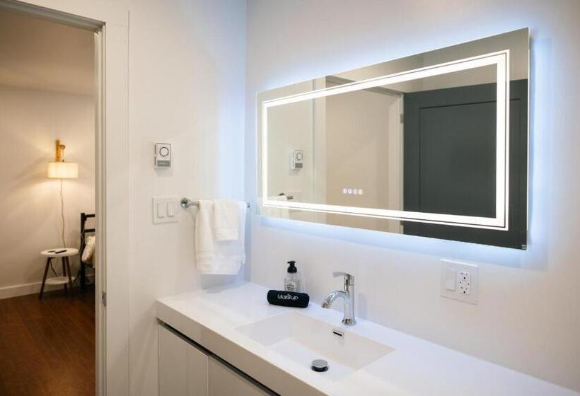 فندق Homeport Suites & Residences