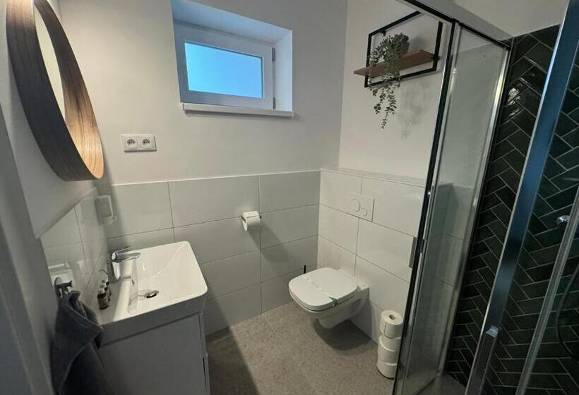 Kastélykert Vendégház Tata