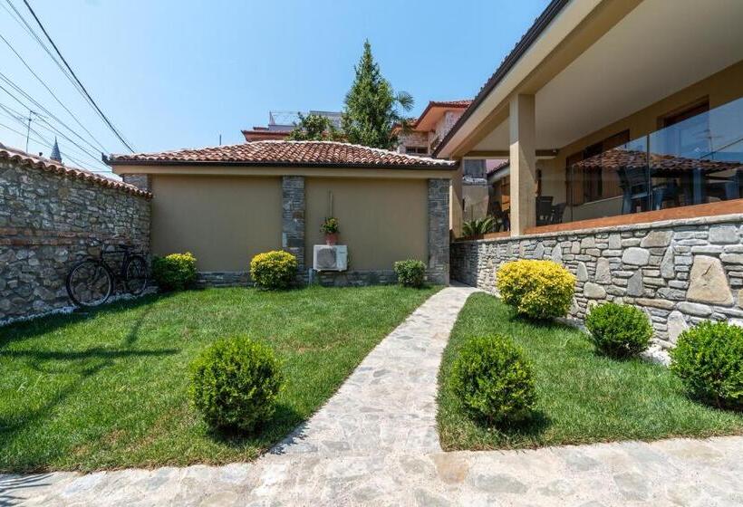 پانسیون Villa Zoi A Stay To Remember I Guesthouse Inside Elbasan Castle
