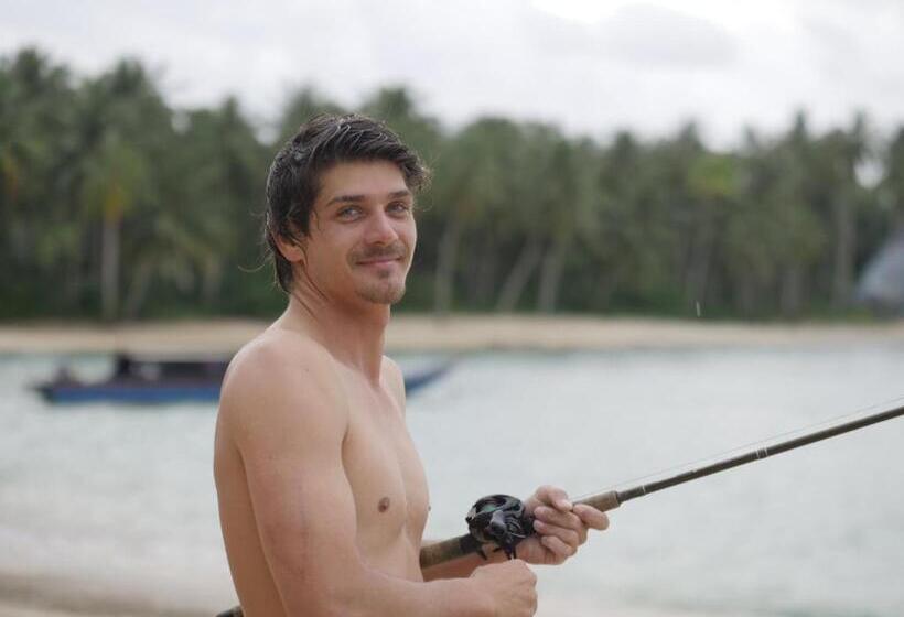 تختخواب و صبحانه Carve Bay Mentawai