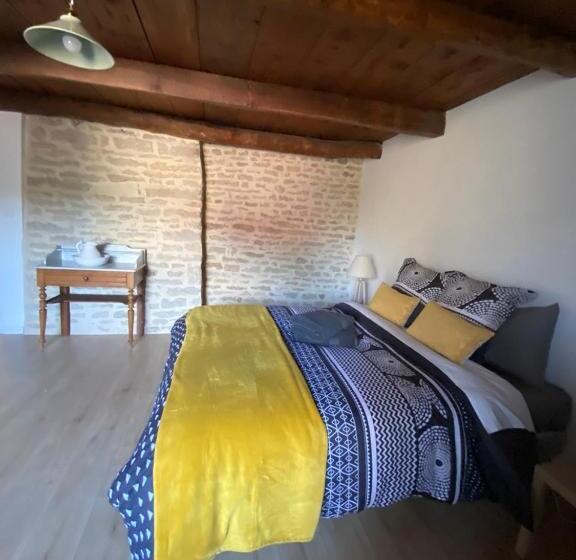 تختخواب و صبحانه Chez Odette Chambre Etable Et Glycine