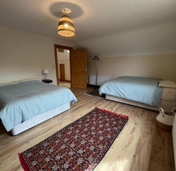 مبيت وإفطار Winki Waves   Surf Lodge And School