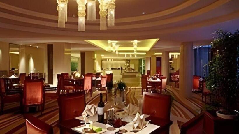 אתר נופש New Century Hotel Zaozhuang Fengming