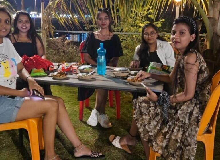 منتجع Pawna Blue Water Camping Thakursai