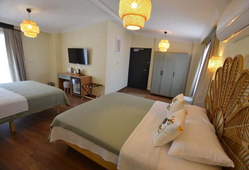 Ados Otel