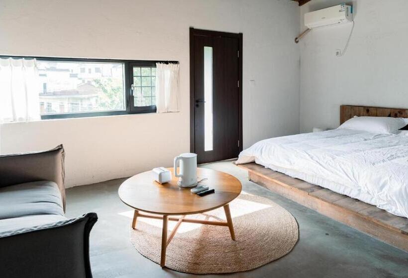 Bed and Breakfast 无用民宿useless Inn