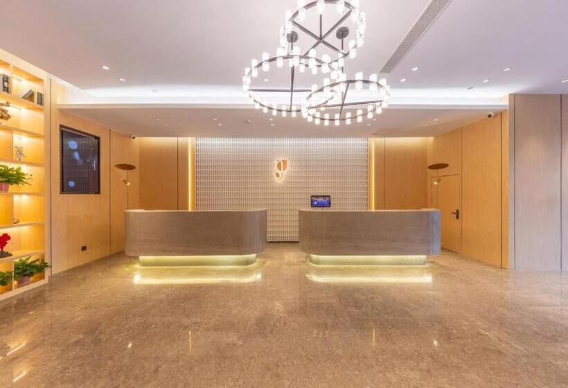 Отель Country Inn & Suite By Radisson, Lanzhou Lanzhou First Hospital Wulipu