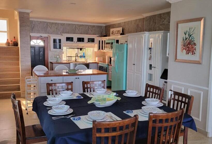 בית מלון כפרי Island Magic Villas