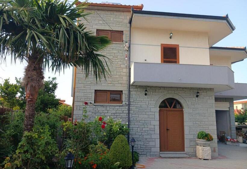 פנסיון Aiden S House 2