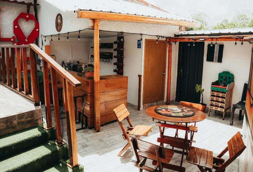 پانسیون Casa Hotel Hostal Del Cafe