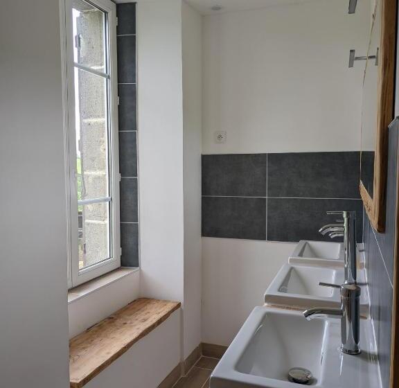 פנסיון Ferme équestre Equi Cantal