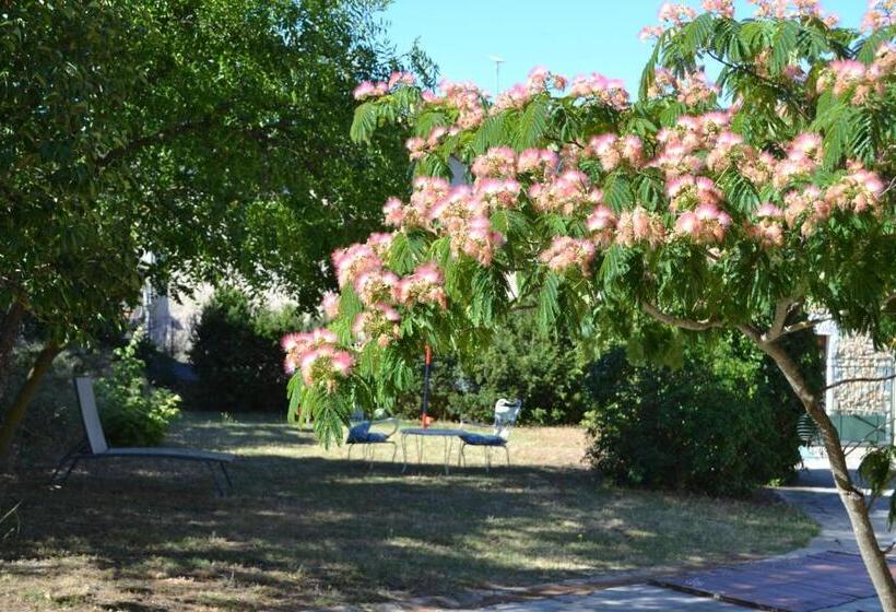 پانسیون Maison Rénovée Avec Terrasse Privative Et Jardin Au Centre De Gemenos