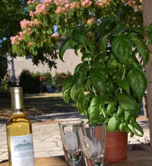پانسیون Maison Rénovée Avec Terrasse Privative Et Jardin Au Centre De Gemenos
