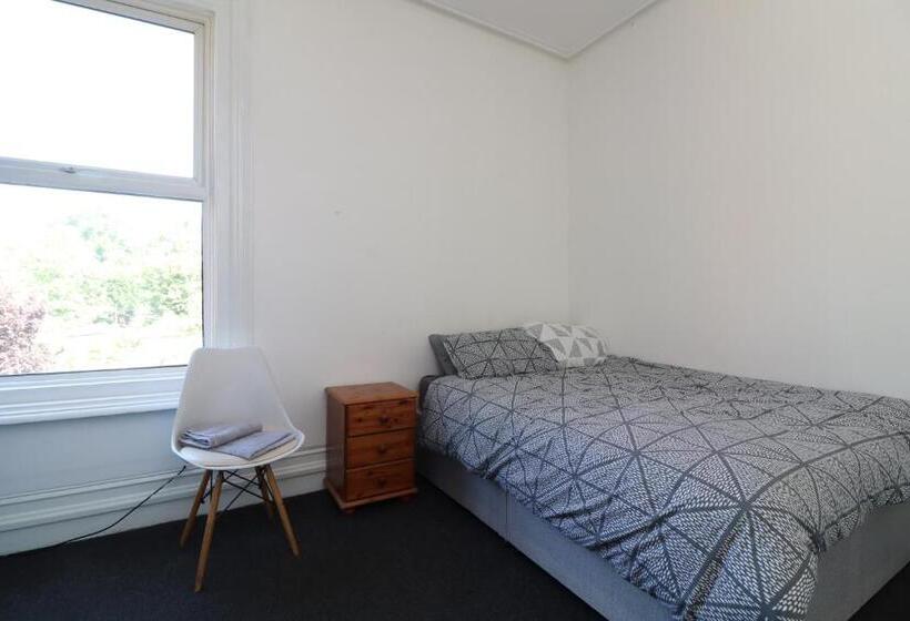 پانسیون Pebbles Guest House Room 5