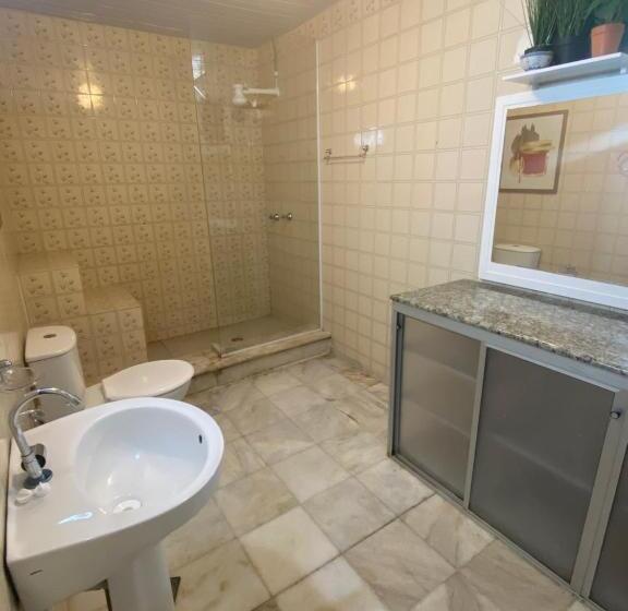 膳宿费 Quarto Em Casa Ampla